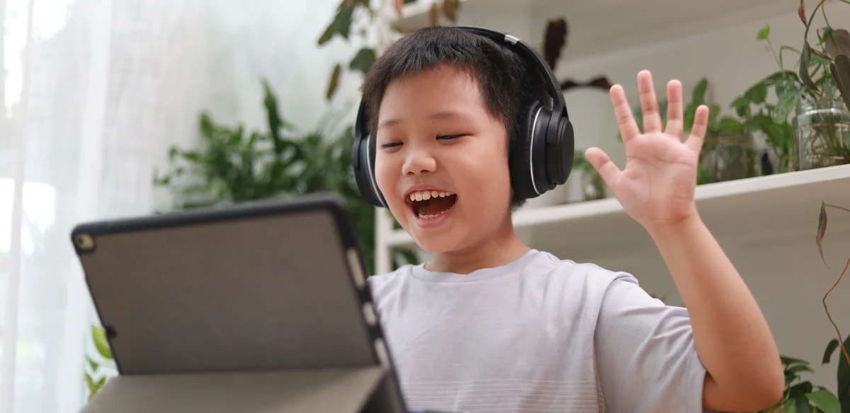 niño feliz
